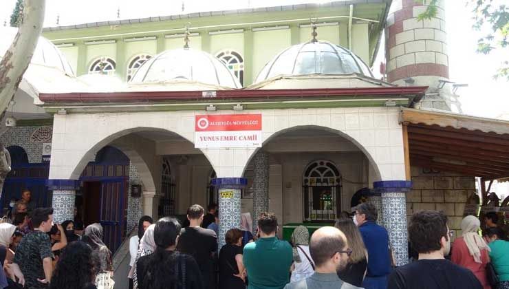 Cemre Uçaryılmaz Metin son yolculuğuna uğurlandı Cemre Uçaryılmaz Metin son yolculuğuna uğurlandı