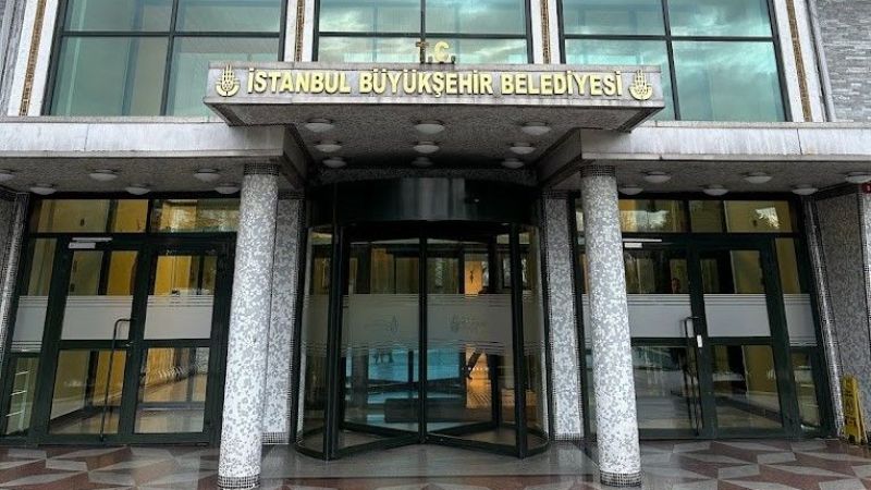 İBB'deki "terör ve yolsuzluk" soruşturmasında şüphelilerin ifadeleri alınmaya başlandı