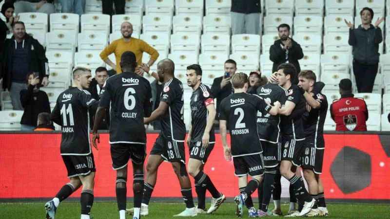 Beşiktaş yarı finalde Beşiktaş yarı finalde