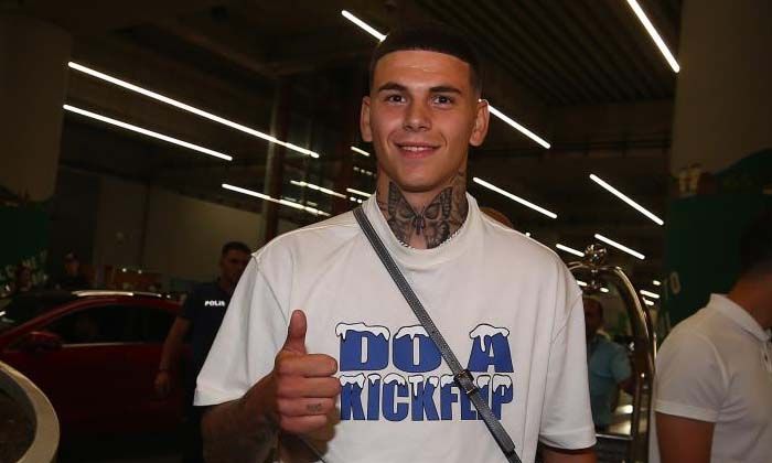 A Milli futbolcu Tiago Çukur, Fenerbahçe için İstanbul’a geldi