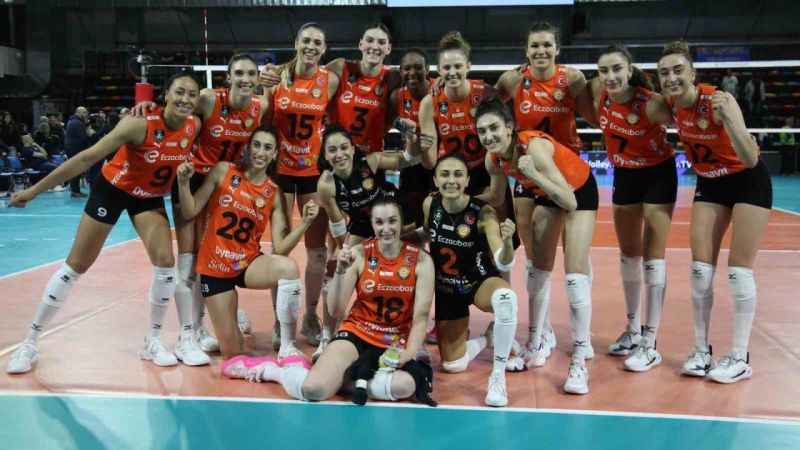 Eczacıbaşı Dynavit, Şampiyonlar Ligi’nde adını yarı finale yazdırdı Eczacıbaşı Dynavit, Şampiyonlar Ligi’nde adını yarı finale yazdırdı