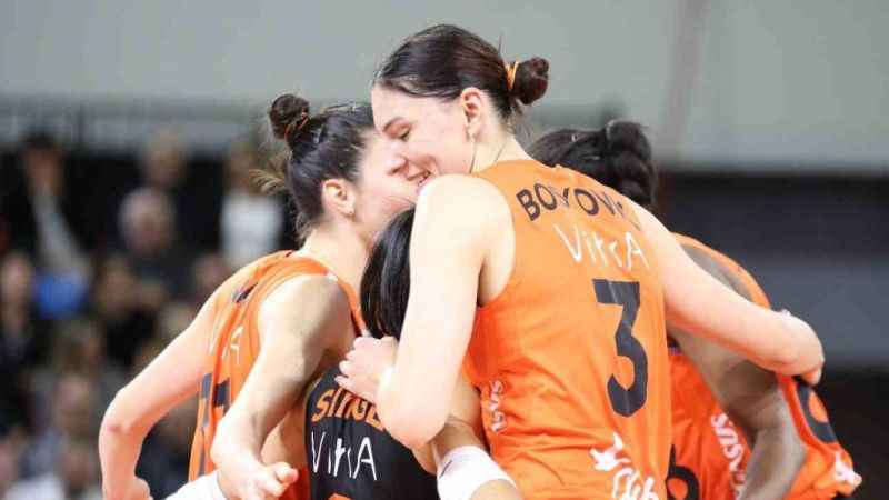 Eczacıbaşı Dynavit, Şampiyonlar Ligi’nde adını yarı finale yazdırdı Eczacıbaşı Dynavit, Şampiyonlar Ligi’nde adını yarı finale yazdırdı