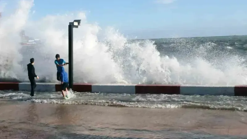 AKOM’dan kuvvetli fırtına uyarısı AKOM’dan kuvvetli fırtına uyarısı
