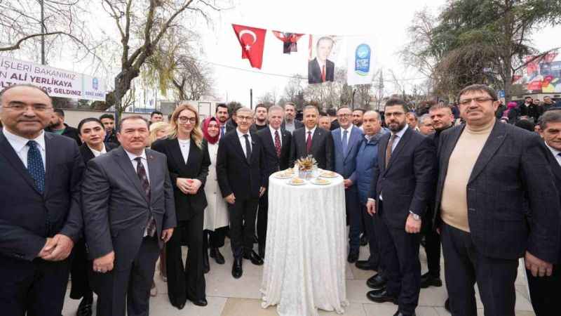 İçişleri Bakanı Ali Yerlikaya, Eyüpsultan’da hat sergisi açılışına katıldı İçişleri Bakanı Ali Yerlikaya, Eyüpsultan’da hat sergisi açılışına katıldı