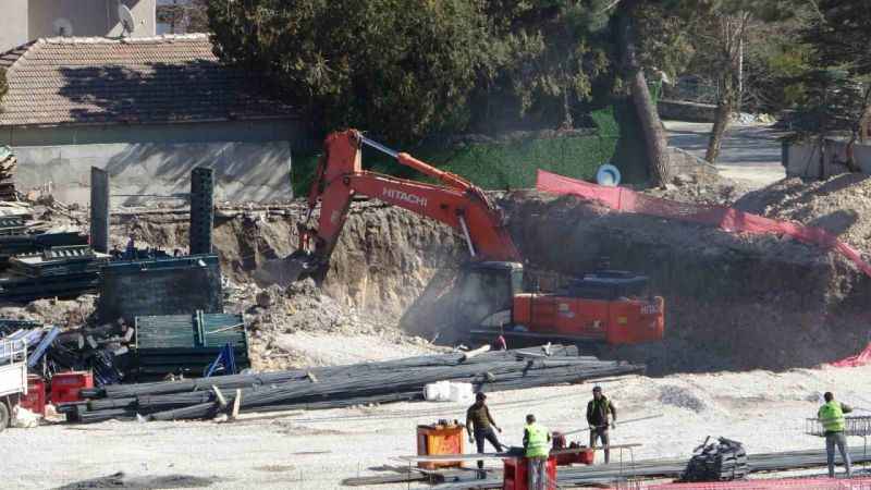 Malatya’da depremin izleri siliniyor