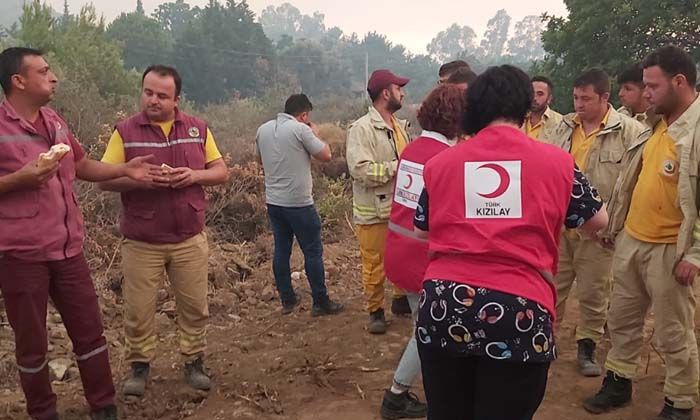 Kızılay, Muğla orman yangını ekiplerine destek oluyor