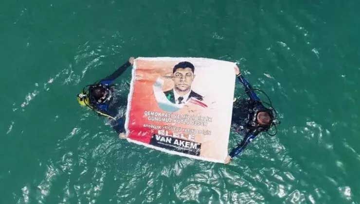 Van Gölü’nde dev Türk bayrağı dalgalandı