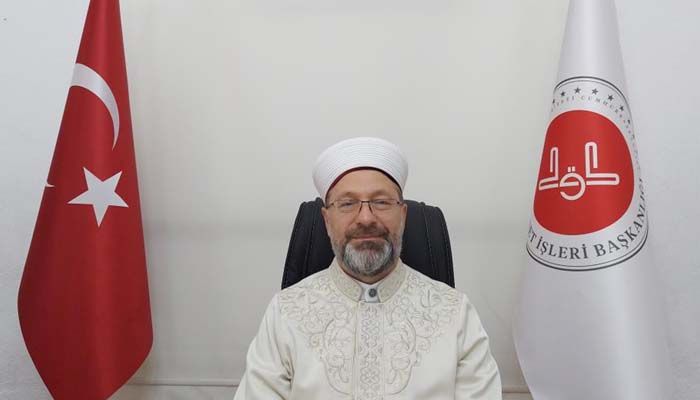 Diyanet İşleri Başkanı Erbaş: Bu gece saat 00.13’te tüm camilerden okunacak selalarla 15 Temmuz’u anacağız