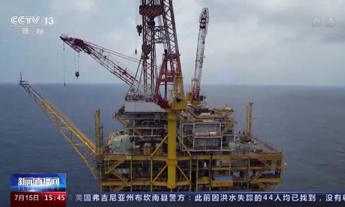 Asya’nın derin sularındaki en büyük petrol platformu üretime hazırlanıyor