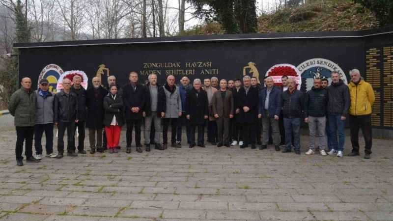 263 madenci için maden şehitleri anıtında tören 263 madenci için maden şehitleri anıtında tören