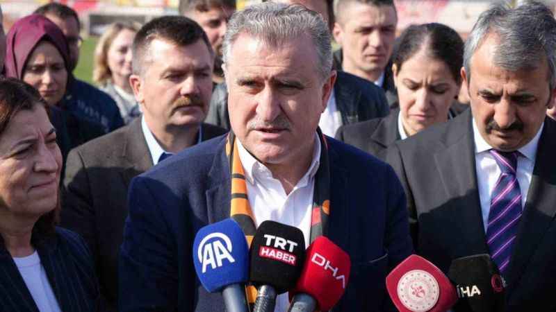 Bakan Bak: “Kırkpınar ile ilgili projelerimiz hazır” Bakan Bak: “Kırkpınar ile ilgili projelerimiz hazır”