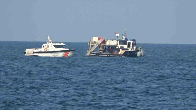Batan geminin kayıp 4 mürettebatının arandığı bölgede deniz yüzeyinde ceset bulundu Batan geminin kayıp 4 mürettebatının arandığı bölgede deniz yüzeyinde ceset bulundu