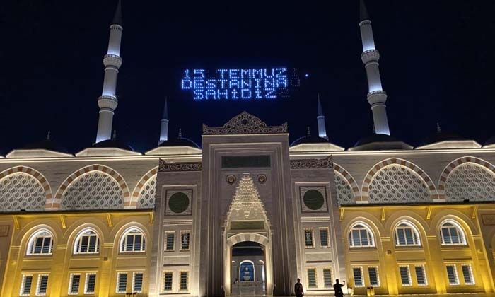 Hain darbe girişiminin yıl dönümünde 81 ildeki 90 bin camide sela okundu