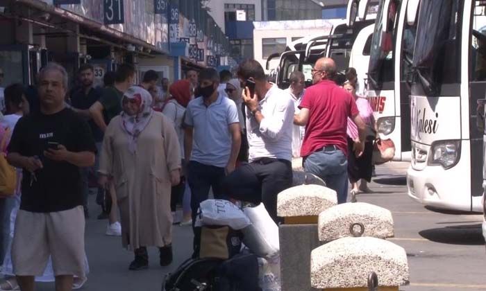 Bayram sonrasında otogarda yoğunluk devam ediyor