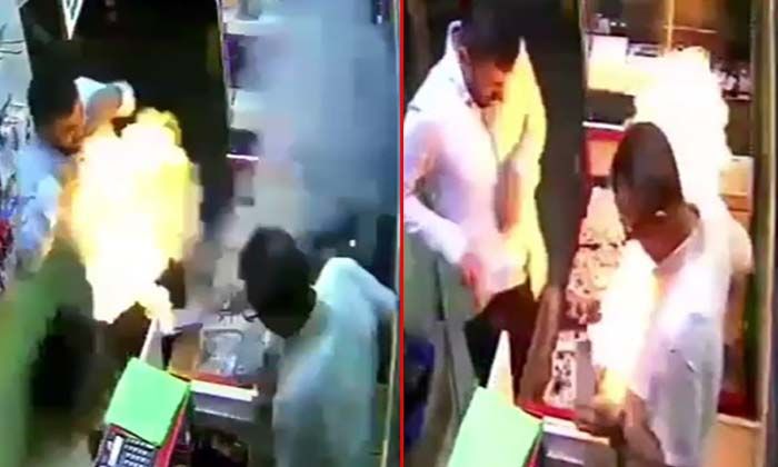 Cep telefonunun bataryası bomba gibi patladı