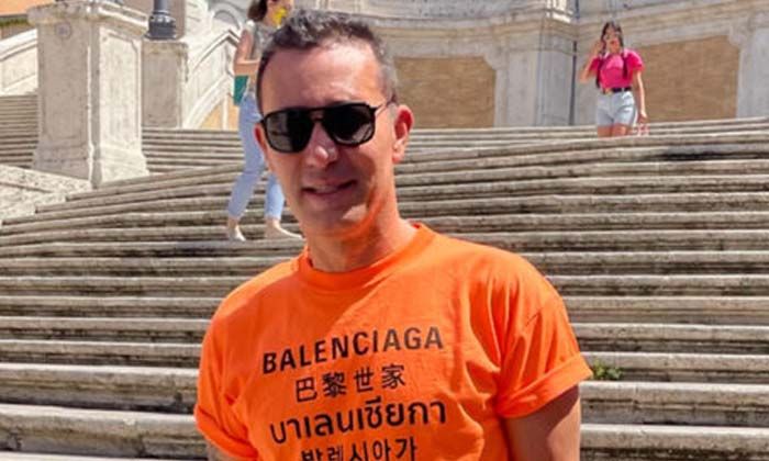 Mustafa Sandal: Her şey yalan, şarkı gerçek