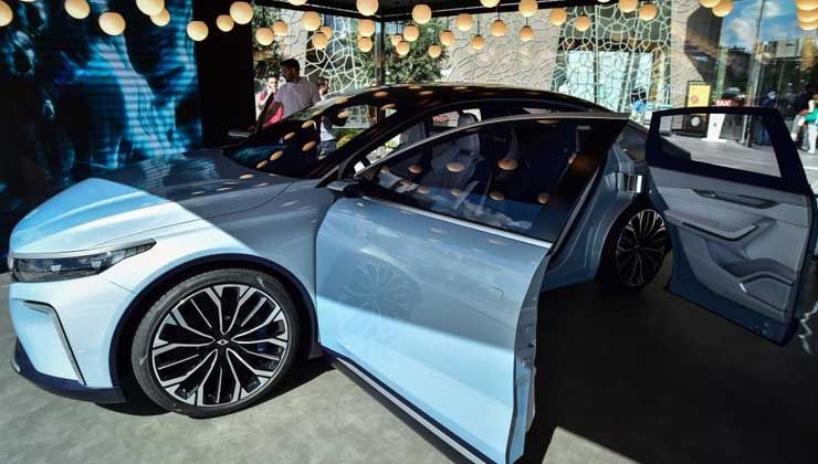 Yerli otomobil TOGG vatandaşların ilgi odağı oldu