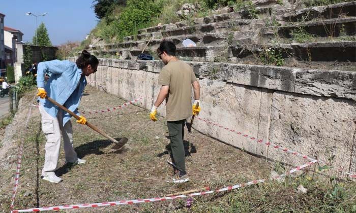 Roma döneminden kalan stadyum gün yüzüne çıkarılıyor