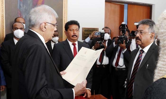 Sri Lanka’nın yeni Devlet Başkanı Wickremesinghe yemin etti