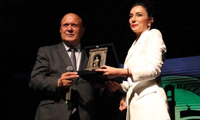 Öykü Gürman hem coştu hem coşturdu