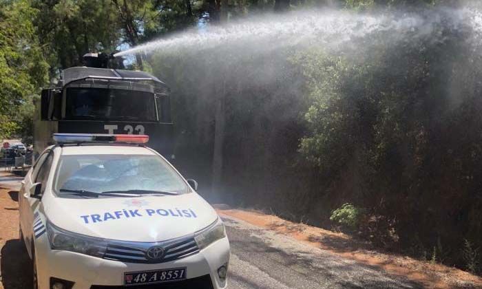 Marmaris’te Emniyet TOMA’larından yangın önlemi