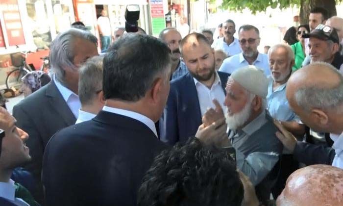 Davutoğlu, Giresun’da vatandaşın tepkisiyle karşılaştı