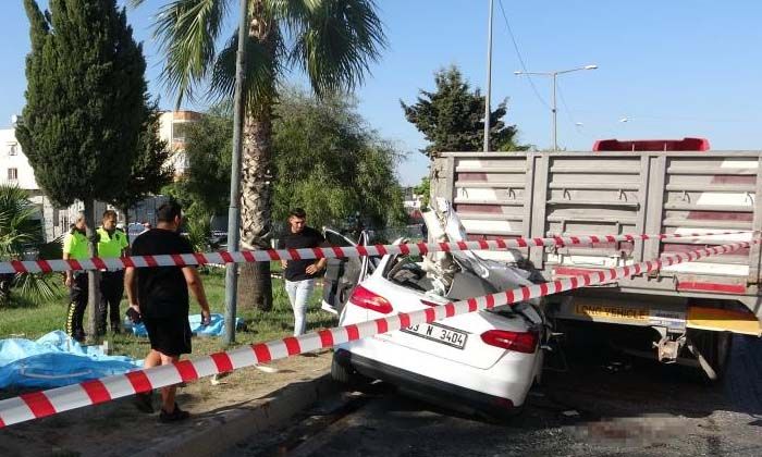 Mersin’deki kazada üç genç hayatını kaybetti