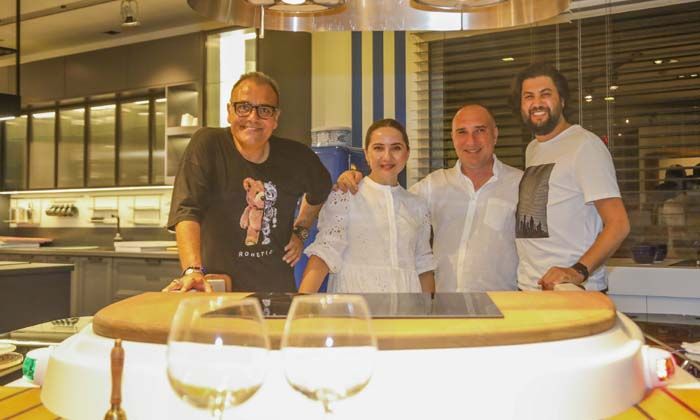 Cemiyet dünyası kamelya kokteylinde buluştu