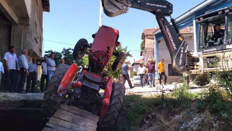 Emin Keklik’in acı sonu! Traktör dereye uçtu