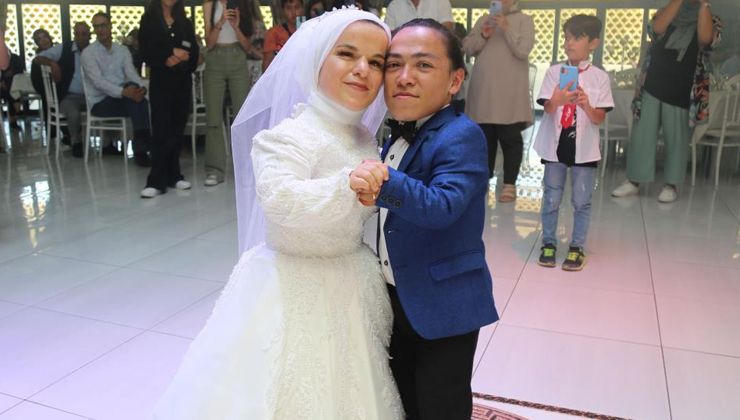 Bir metrelik çift Emine Demirel ve Ahat Öztürk dünya evine girdi