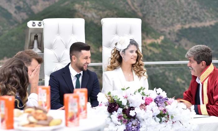 Hava Kuvvetleri Komutanlığı askeri personelinin nikahı 240 metre yükseklikte kıyıldı