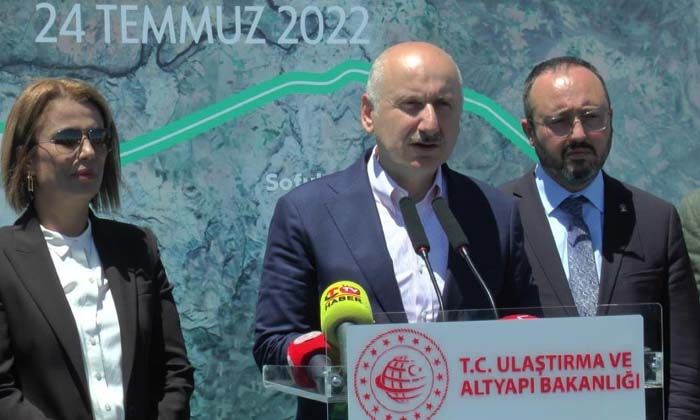Bakan Karaismailoğlu: Yaptığımız projeler vizyonsuzlara tokat gibi cevabımızdır