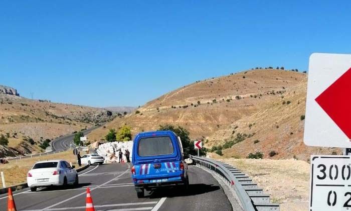 Malatya’da saman yüklü kamyon devrildi: 1 ölü