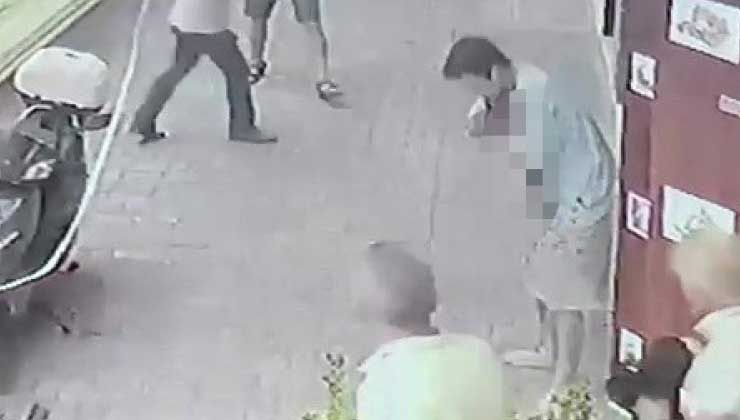 Dehşet! Arkadaşını boğazından bıçakladı: Ölmek istemiyorum yardım edin