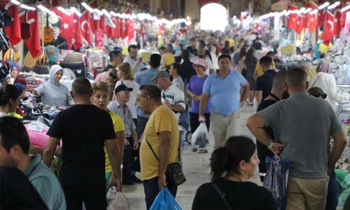 Pasaportsuz giriş başladı, Bulgar turistler Edirne’ye akın etti