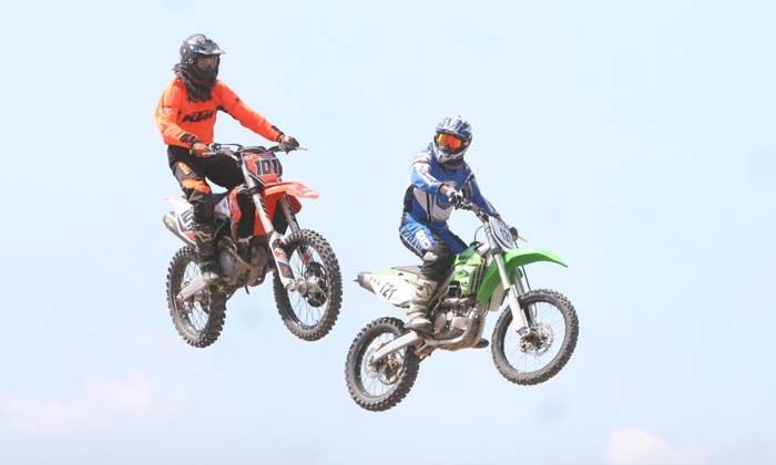 Uçan motosikletler, İstanbul semalarında