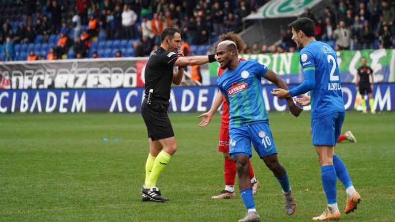 Trendyol Süper Lig: Çaykur Rizespor: 3 - Gaziantep FK: 1 (Maç sonucu) Trendyol Süper Lig: Çaykur Rizespor: 3 - Gaziantep FK: 1 (Maç sonucu)