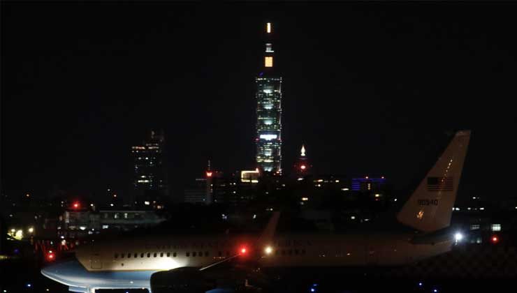 ABD – Çin gerilimi: Pelosi taşıyan uçak Tayvan’a indi