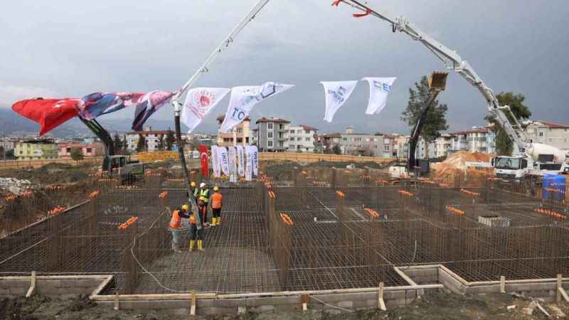 Bakan Özhaseki: Kuradan 76 bin konutumuzu Türkiye genelinde dağıtacağız Bakan Özhaseki: Kuradan 76 bin konutumuzu Türkiye genelinde dağıtacağız