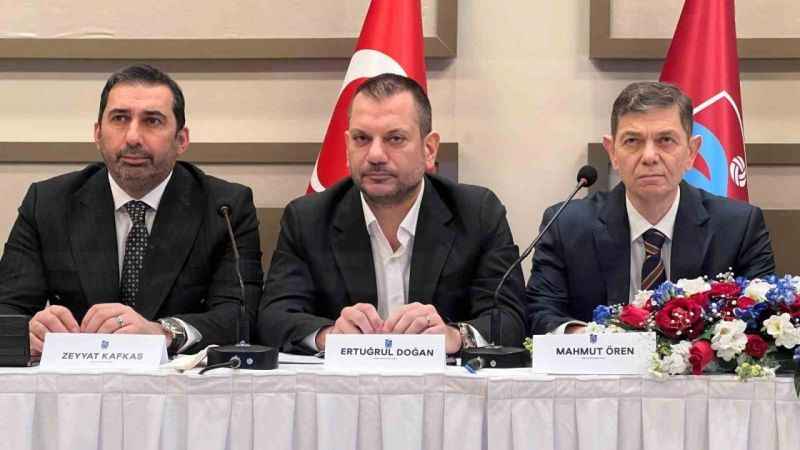 Ertuğrul Doğan: "Yerde yatan adamın kafasına vurmak delikanlılığa da adamlığa da sığmaz" Ertuğrul Doğan: "Yerde yatan adamın kafasına vurmak delikanlılığa da adamlığa da sığmaz"