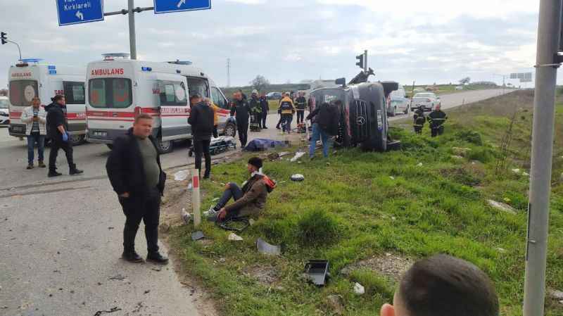 Tekirdağ’da tır ile yolcu minibüsü çarpıştı: 5 ölü, 10 yaralı Tekirdağ’da tır ile yolcu minibüsü çarpıştı: 5 ölü, 10 yaralı