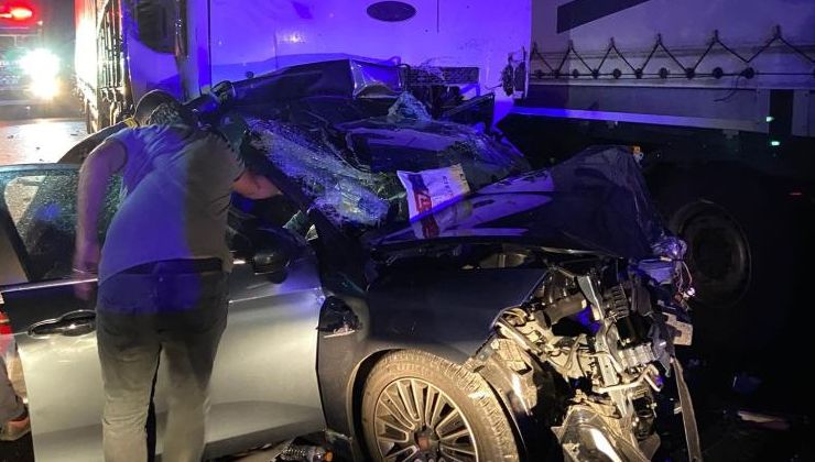 Düzce’de çok feci kaza: 3 ölü, 3 yaralı