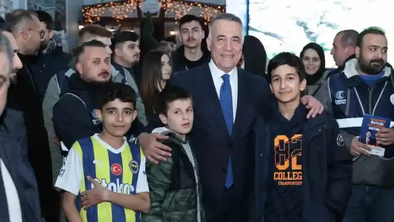Sultangazi’de Ramazan etkinliklerinin konuğu Bekir Develi oldu Sultangazi’de Ramazan etkinliklerinin konuğu Bekir Develi oldu