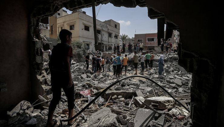 İsrail sivil yerleşim noktalarını vurmaya devam ediyor