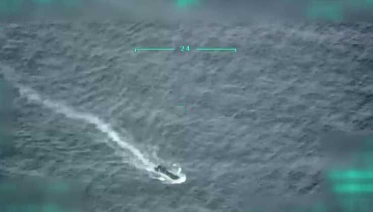 ‘Yunanistan yine göçmenleri Türkiye kara sularına itti’