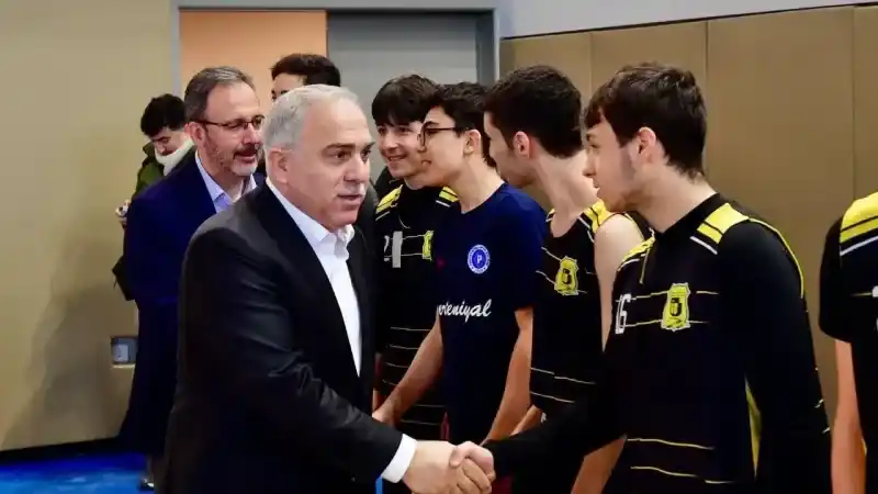 Gençlik ve Spor Bakanı Bak: "Türkiye Avrupa’nın ve dünyanın en modern stadyumlarına sahip” Gençlik ve Spor Bakanı Bak: "Türkiye Avrupa’nın ve dünyanın en modern stadyumlarına sahip”