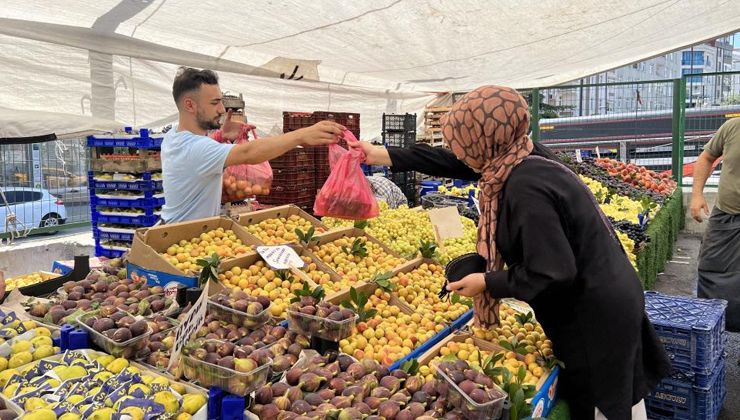 Semt pazarlarında sebze meyve fiyatları geriledi