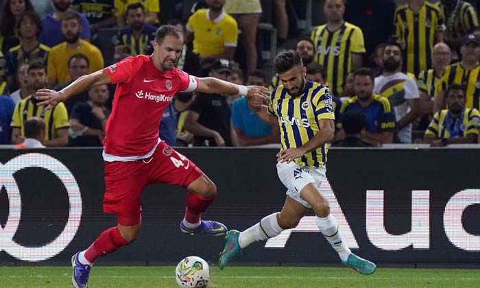 Fenerbahçe, Ümraniyespor karşısında 1 puanı uzatmalarda kurtardı