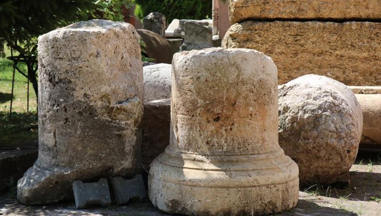 Tarihi sütunun kaybolduğu köyün sakinleri muhtarı valiye şikayet etti