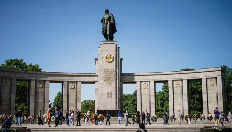 Rusya, Almanya’ya Neonazi saldırısı için nota verdi